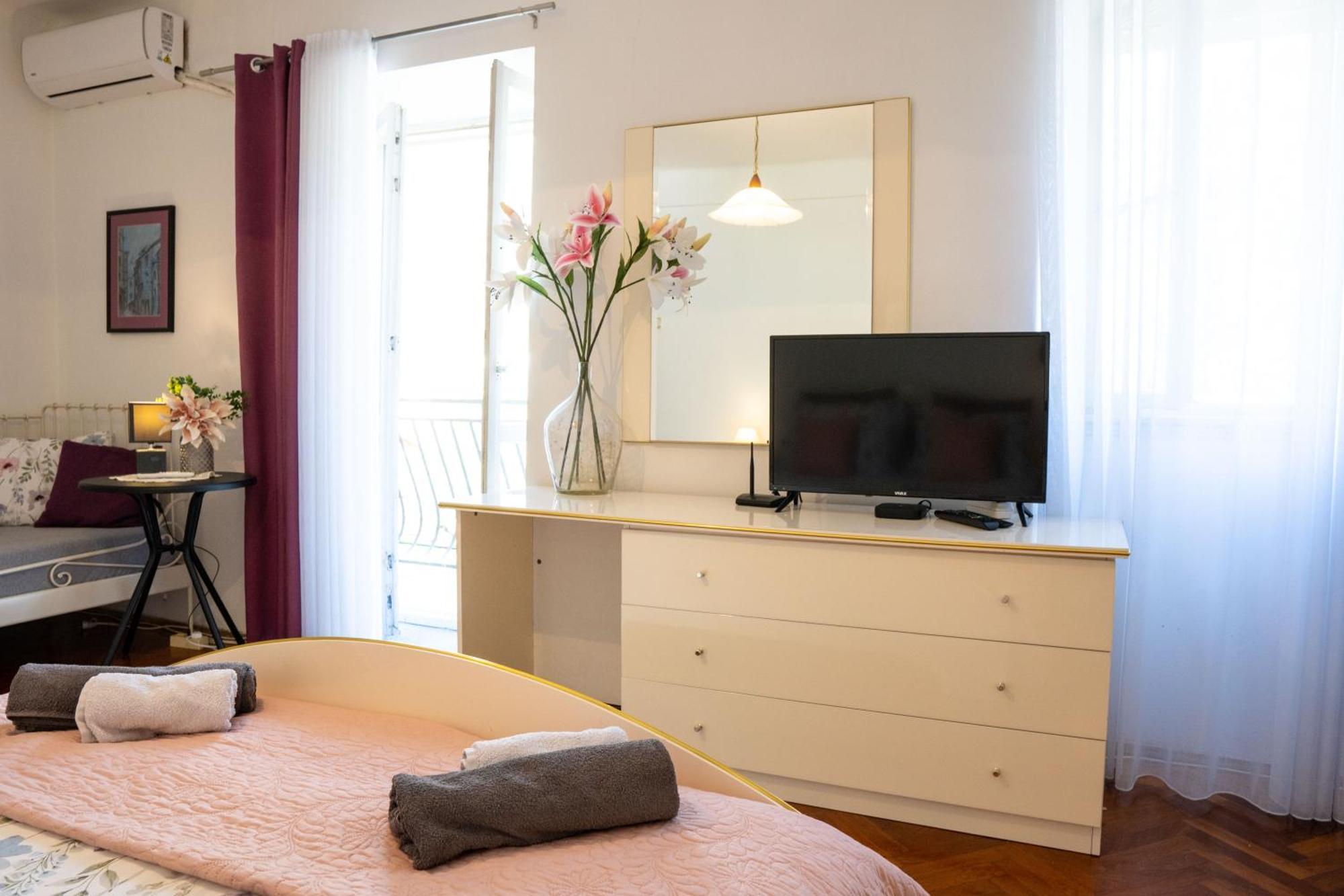 M&B Apartment コトル エクステリア 写真