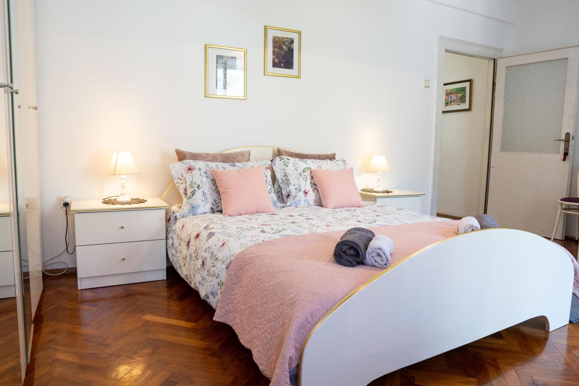 M&B Apartment コトル エクステリア 写真